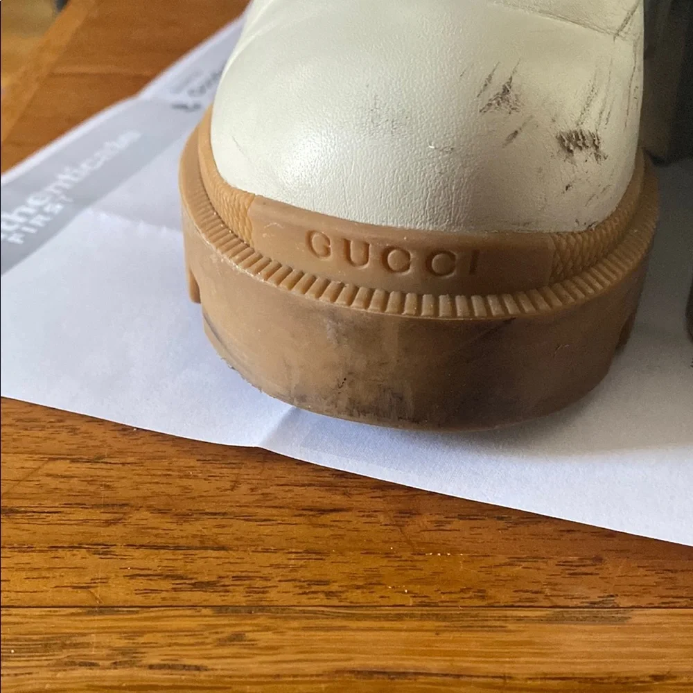Gucci Women's Cream Ankle Boots with Logo Detail 35.5  is size . Made in Italy - Picture 6 of 13